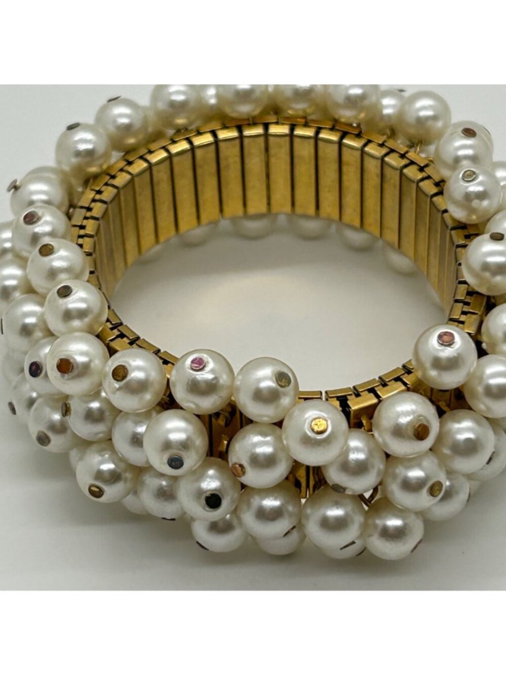 Vintage Faux Pearl Cha-Cha Stretch Bracelet With Gold-Toned Expansion Design - Picture 5 of 10